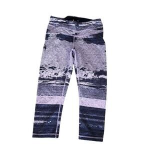 EUC Lucy capris with striped pattern activewear yoga sz S P